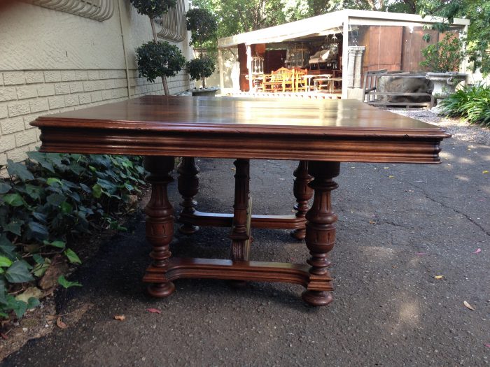 French Oak Table with Gallery Bove (4-6 Seater) - Image 3
