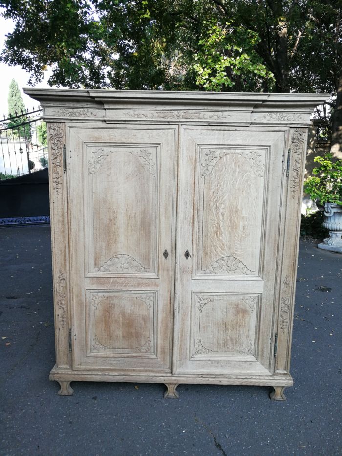18th-century Normandy Oak Armoire - Image 3