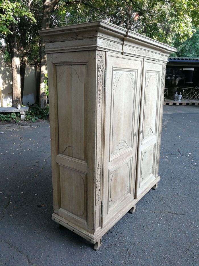18th-century Normandy Oak Armoire - Image 5