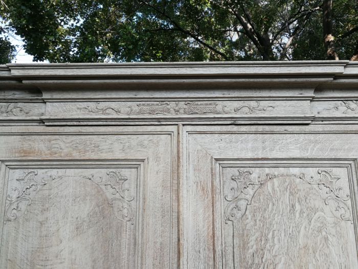 18th-century Normandy Oak Armoire - Image 9