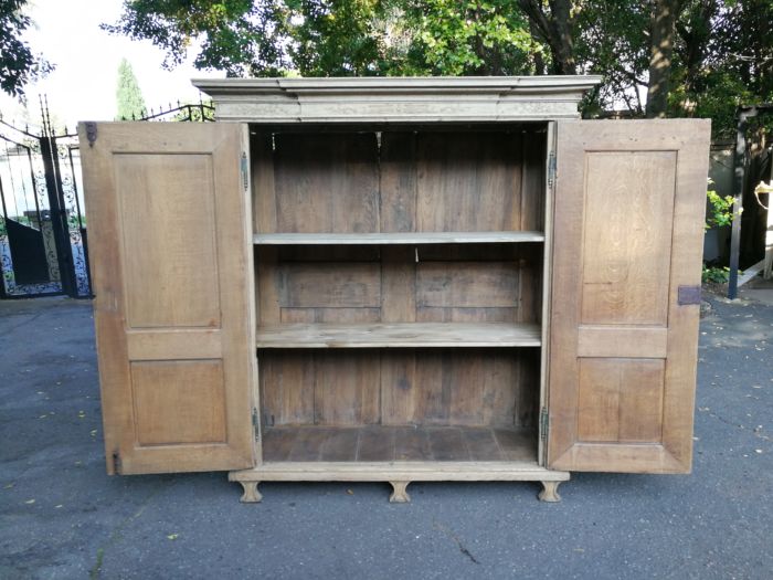 18th-century Normandy Oak Armoire - Image 10