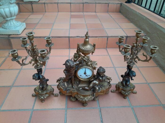 A 20th Century Brass Clock/Garniture Set - Image 4
