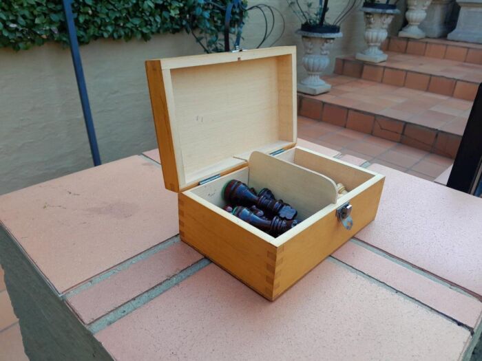 A 20TH Century Wooden Chess Set in Box - Image 6
