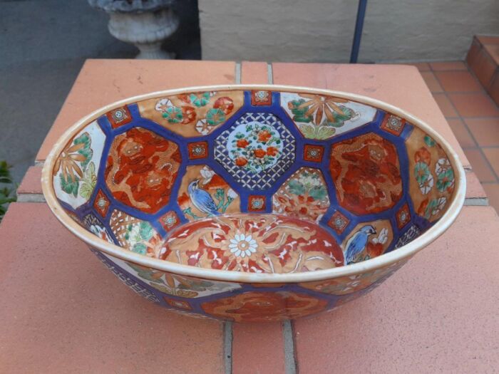 A 20th Century Imari Style Bowl - Image 3