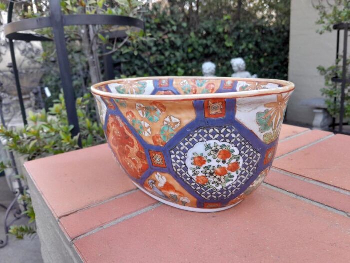A 20th Century Imari Style Bowl - Image 4