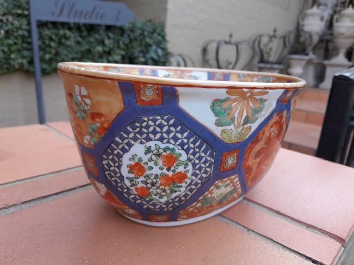A 20th Century Imari Style Bowl - Image 5