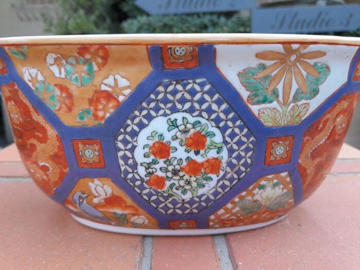 A 20th Century Imari Style Bowl - Image 6