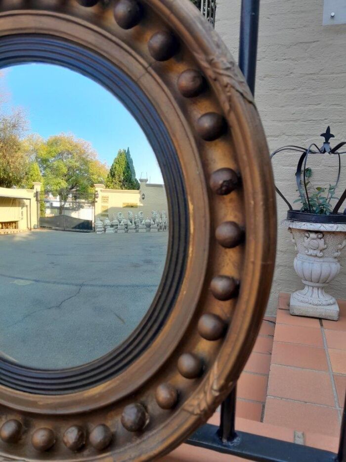 An Antique Gilt-Wood Convex Mirror - Image 4