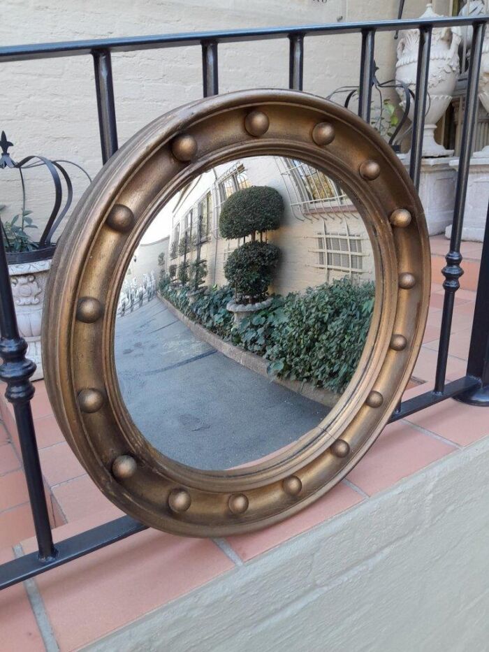 A 20th Century Regency Style Gilt Painted Convex Mirror - Image 3