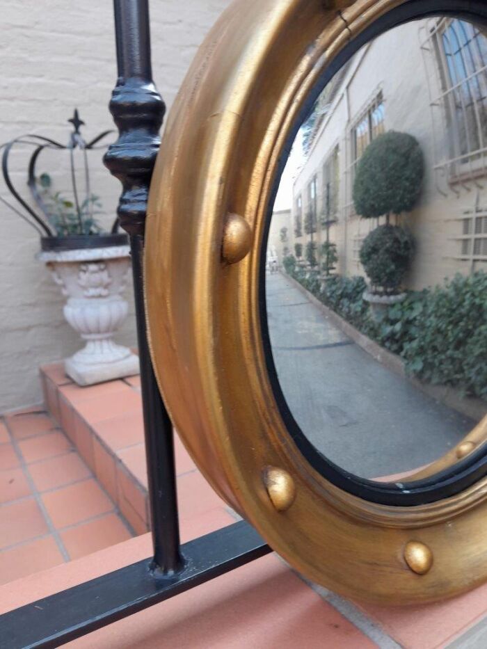 A 20TH Century Regency Style Eagle Gilt Painted Convex Mirror - Image 5