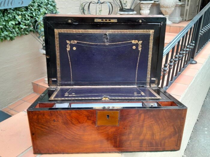 A 19th Century Victorian Campaign Military Rosewood Writing Slope with Brass Handle - Image 6