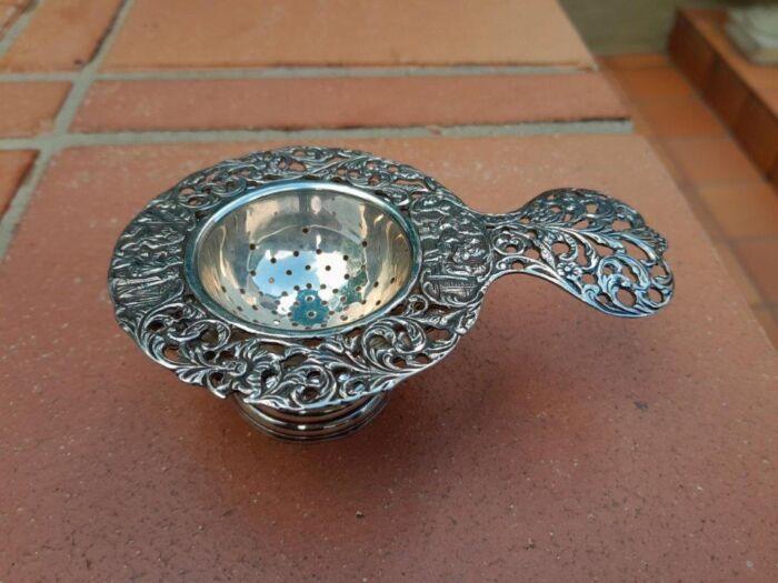 An English  / London Electroplate Tea Strainer on Stand - Image 2