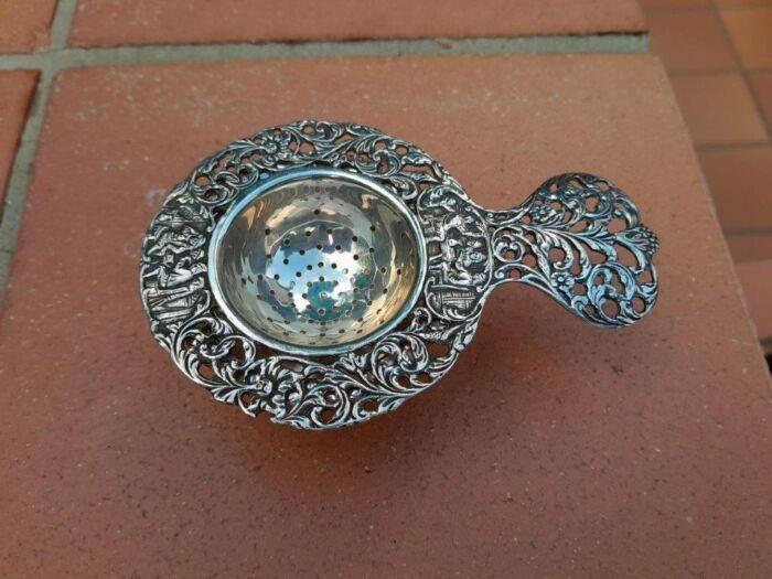 An English  / London Electroplate Tea Strainer on Stand - Image 3