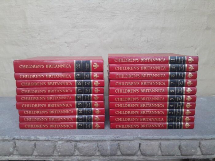 A 20th Century Set of Nineteen (19) Volumes of Childrens Britannica Encyclopaedia Books - Image 2