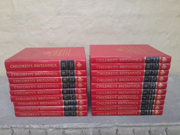 A 20th Century Set of Nineteen (19) Volumes of Childrens Britannica Encyclopaedia Books - Image 3
