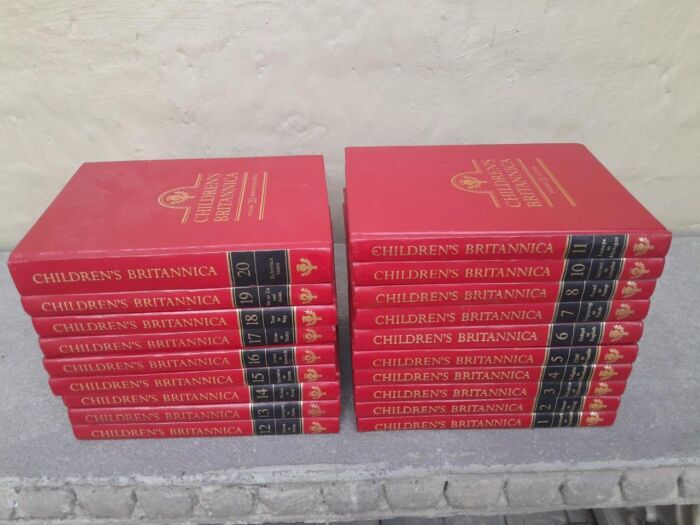 A 20th Century Set of Nineteen (19) Volumes of Childrens Britannica Encyclopaedia Books