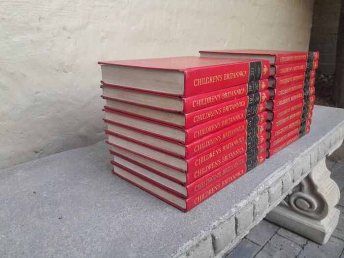 A 20th Century Set of Nineteen (19) Volumes of Childrens Britannica Encyclopaedia Books - Image 6