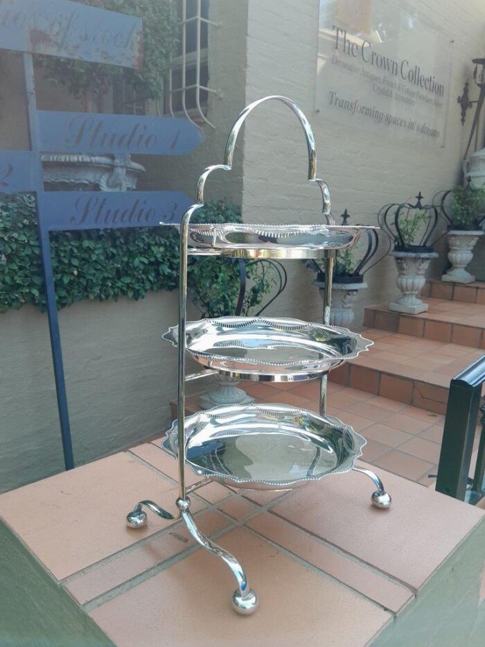 An Antique English Edwardian Tall Silver-Plate Cake / Food Stand with Three Removable Plates / Bowls - Image 4