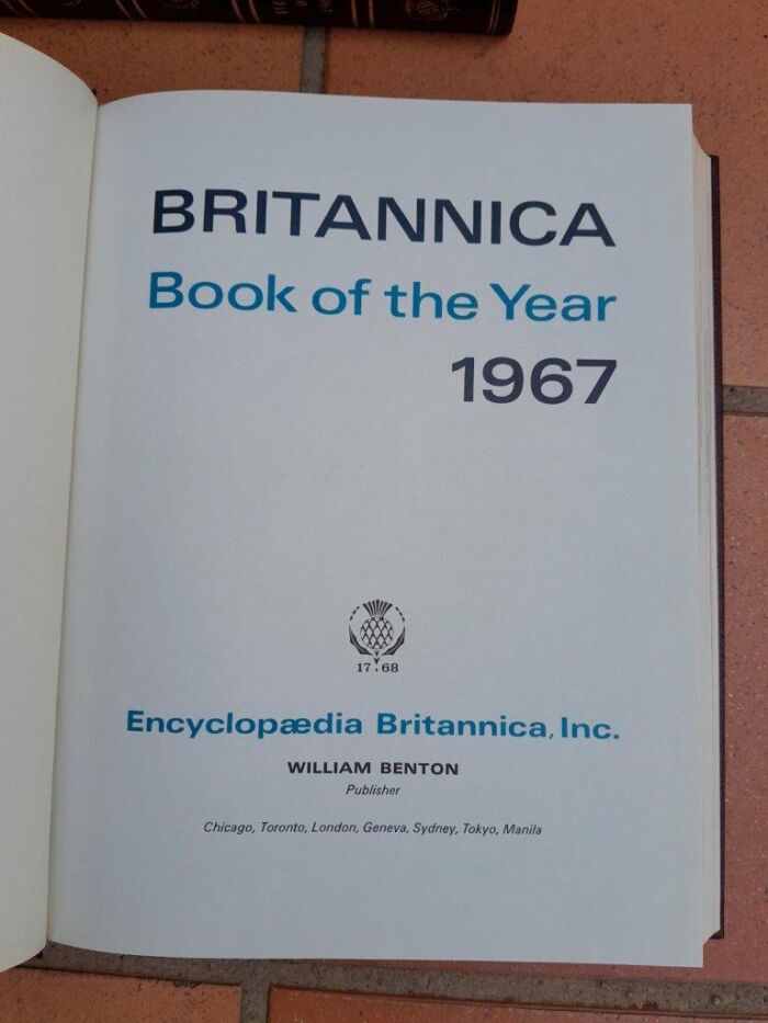 A Mid 20th Circa 1950s Encyclopaedia Brittanica English London Set 0f Volumes 1 to 25 with Additions Ltd - Image 6