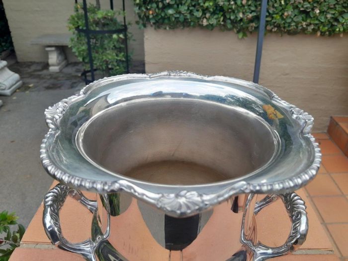 A 20TH Century Champagne / Wine Silver Plate Cooler  - Image 5