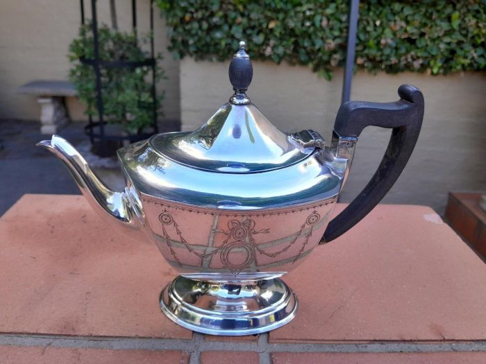 A 20th Century Art-Deco Style 3 Piece Tea / Coffee Set - Image 4
