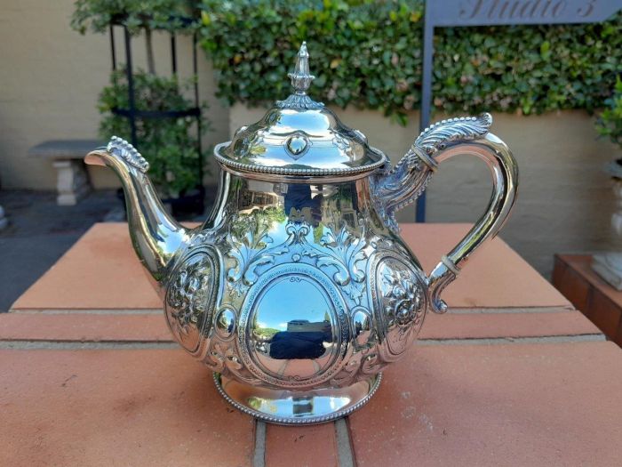 A 20TH Century Victorian Three Piece Tea / Coffee Set - Image 4