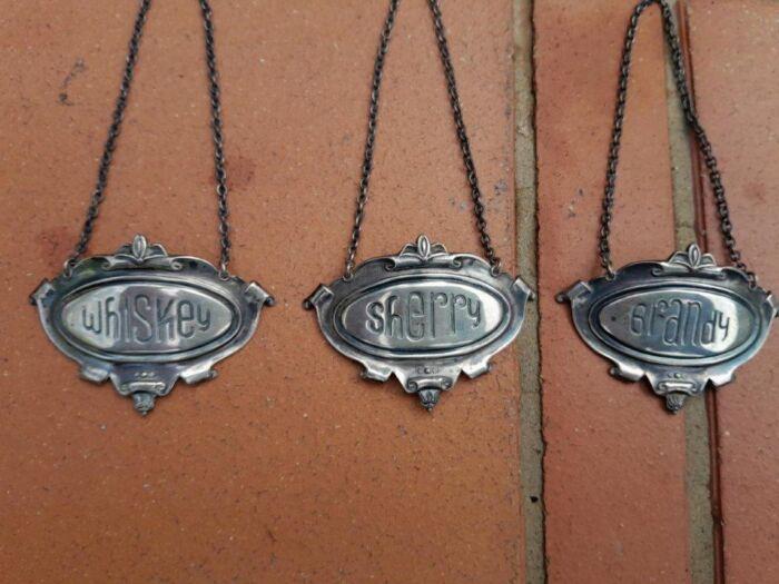 A Mid 20th Century Set of Five Sterling Silver Decanter Labels Brandy Port Sherry Gin Whisky  Weight 70grams - Image 4
