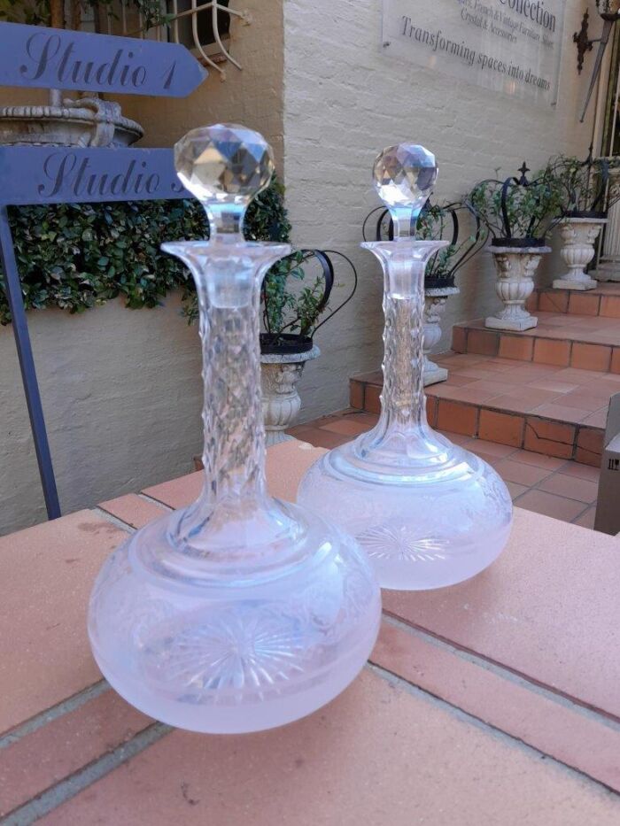 An Antique 19th Century Pair Of Crystal Decanters - Image 4