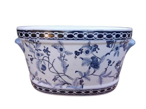 A 20th Century Porcelain Jardiniere