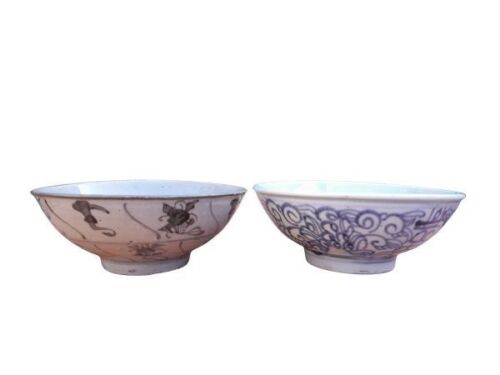An Antique Set Of Two Ming Dynasty ( 1364-1644)Porcelain Bowls 