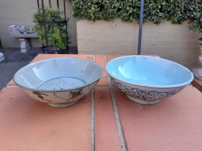 An Antique Set Of Two Ming Dynasty ( 1364-1644)Porcelain Bowls  - Image 2