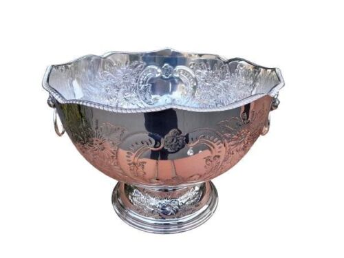 A 20th Century English / London Electroplate Wine Cooler Nd