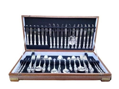 20th Century 88 Piece Six Place Table Talk EMSS Silver Plate Cutlery Set In Canteen