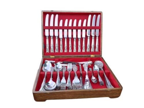An Eight Place Setting EPNS Sheffield England Kings Pattern Cutlery Set In A Canteen (Eighty Seven Pieces)