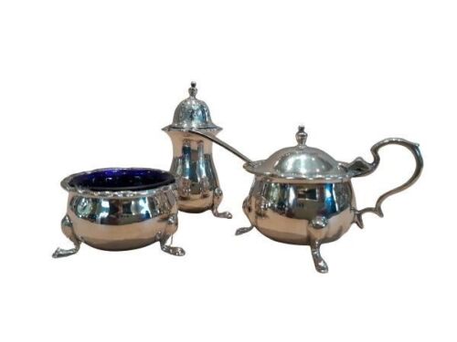 A 20th Century Set Of 3 Mini Shaker