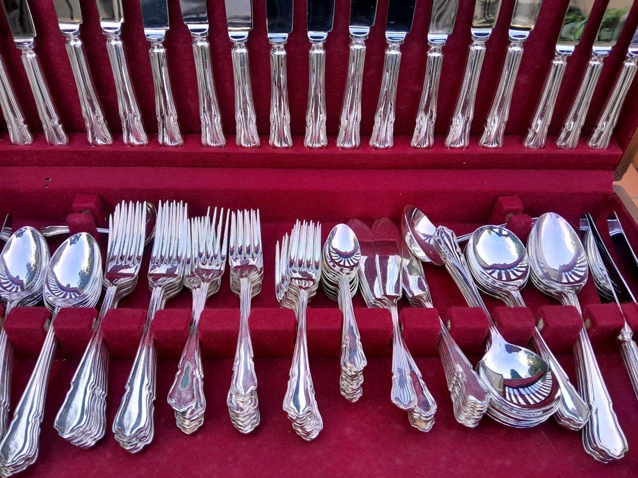 A Twelve Place Eetrite Silver-Plate Cutler Set In Canteen - Image 5