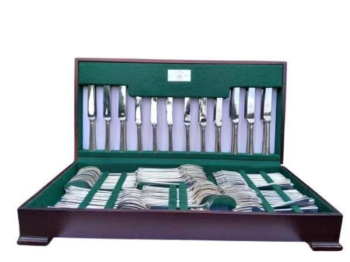 An Emess Sheffield Silver Plate Cutlery Set In Canteen (18 Place)