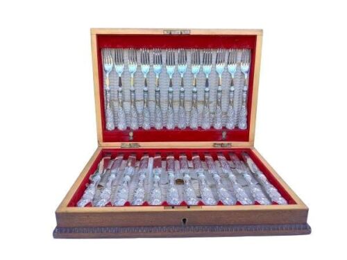 An Early 209th Century Circa 1908  Edward VII Set Of Twenty- Four Sheffield Silver Handled Fruit Set In Box Consisting Of Twelve Fruit Knives And Twelve Fruit Forks With Steel Blades (917 Grams)