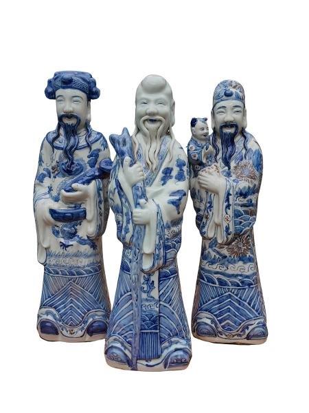 An Antique 20th Century Set Of Three Chinese Porcelain Statues