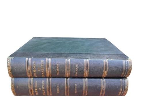 An Antique Circa 1880 Set Of Two Works Of Shakspere In Hardcovers