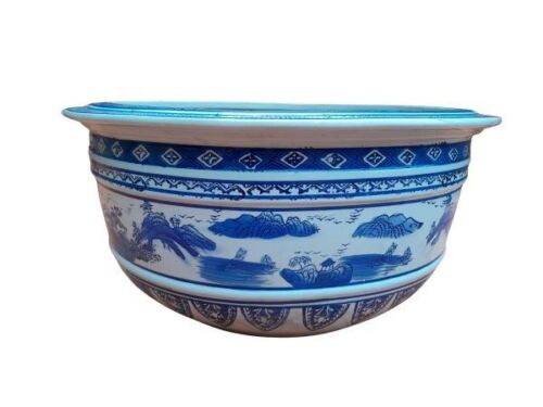 A 20TH Century Blue and White Hand Painted Porcelain Planter Bowl