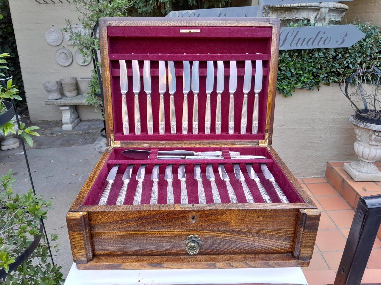 An Elkington Twelve Place Cutlery Set In Canteen Pattern Is Westminster - Image 3