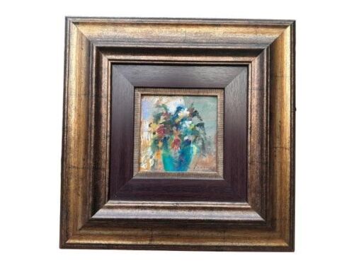 A 20th Century Signed Flowers Painting Oil on Canvas in a Giltwood Frame