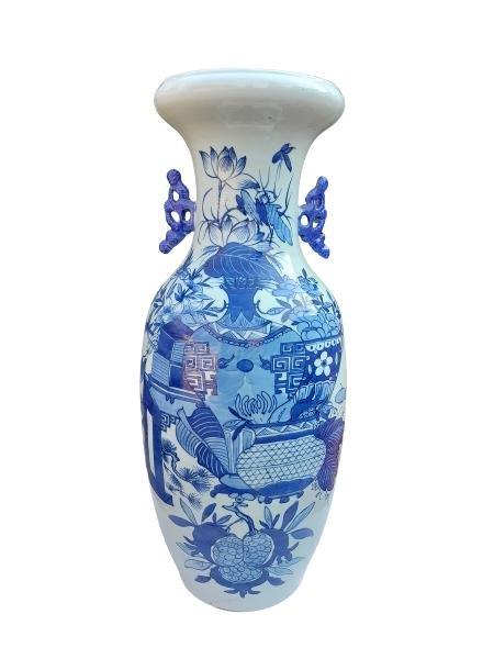 An Antique 19TH Century Chinese Qing Dynasty Blue / White Vase With Handles