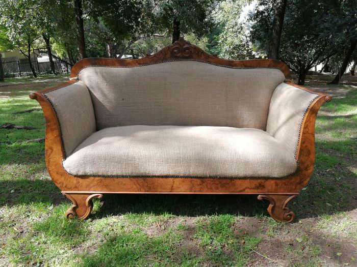 Vintage-Furniture-Biedermeir-Walnut-Settee-p
