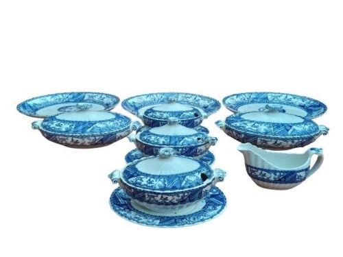 An Antique Set Circa 1880s Gordon Brothers Blue / White Set Or Oriental Pattern Platter And Tureens Comprising (13 Pieces)