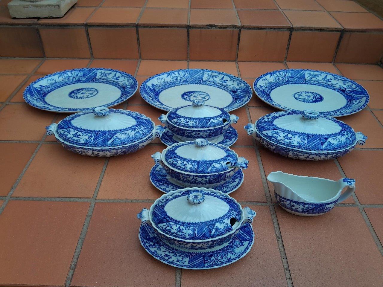 An Antique Set Circa 1880s Gordon Brothers Blue / White Set Or Oriental Pattern Platter And Tureens Comprising (13 Pieces) - Image 3
