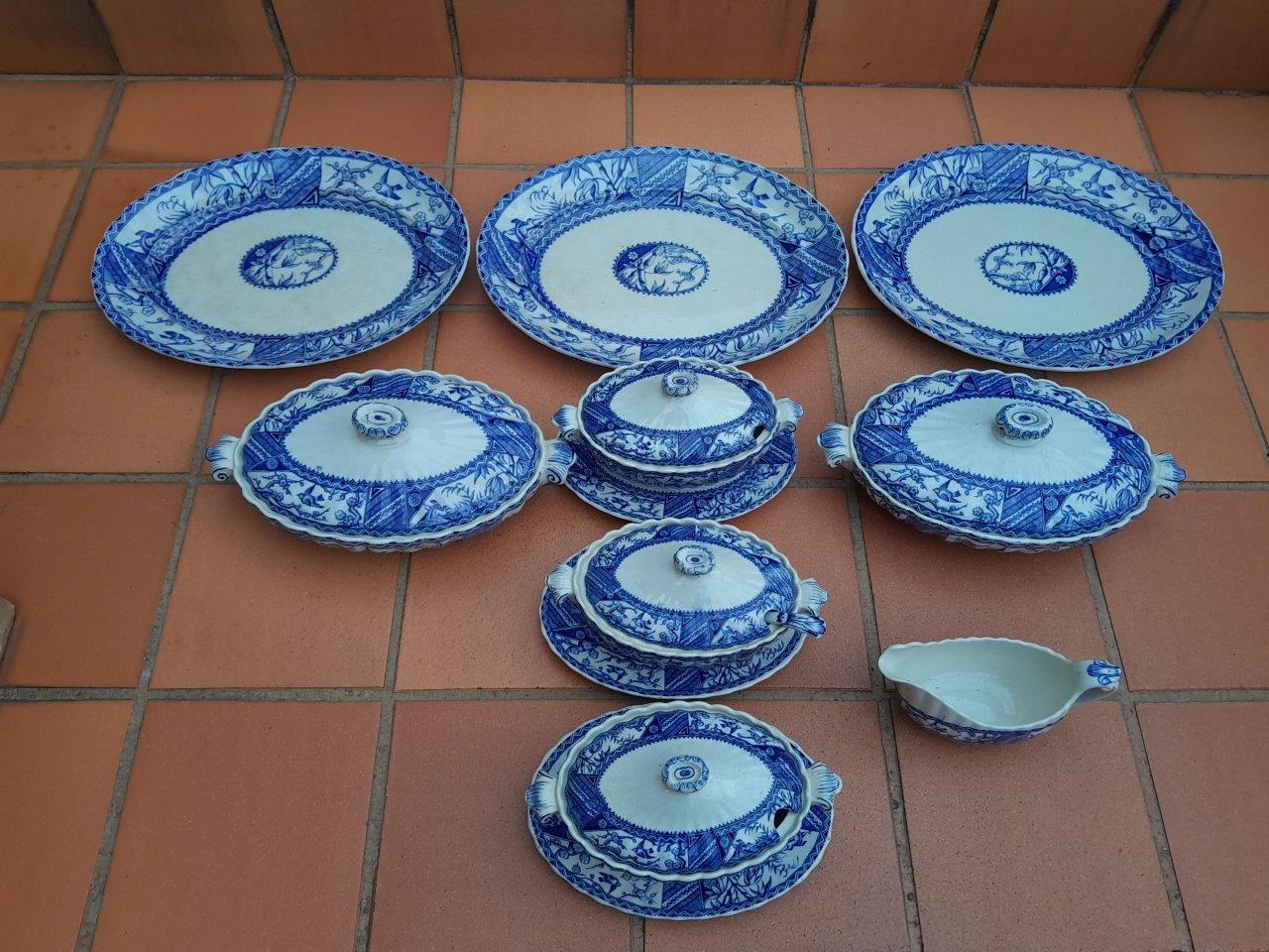 An Antique Set Circa 1880s Gordon Brothers Blue / White Set Or Oriental Pattern Platter And Tureens Comprising (13 Pieces) - Image 4