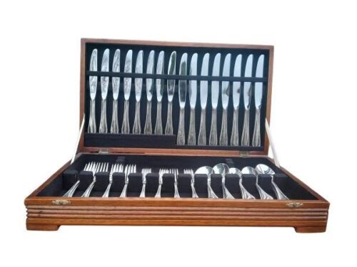 An Eight  Place Cutlery Set Of International 18 / 10 Silver Plate In A Canteen