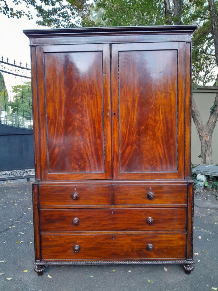 Mahogany Linen Press - Image 2